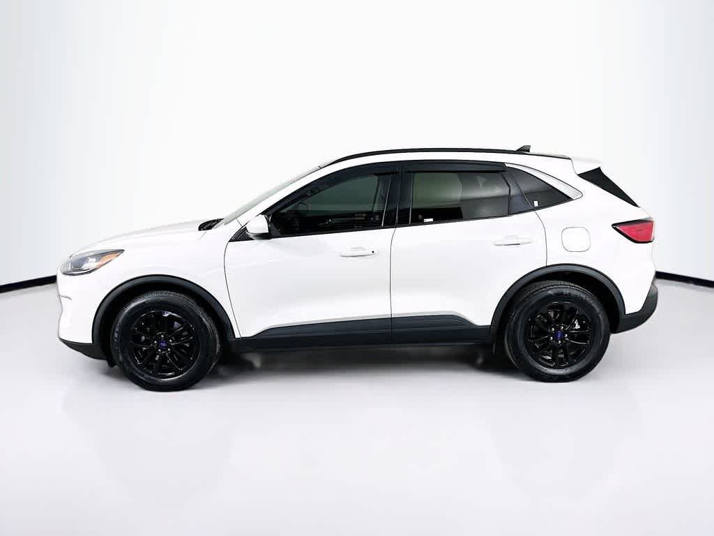 Thumbnail: 2021 Ford Escape - 3