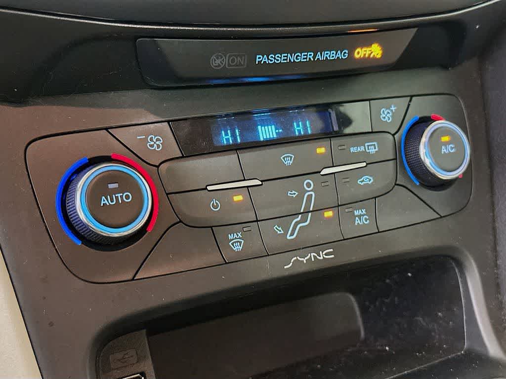 Thumbnail: 2016 Ford Focus - 17