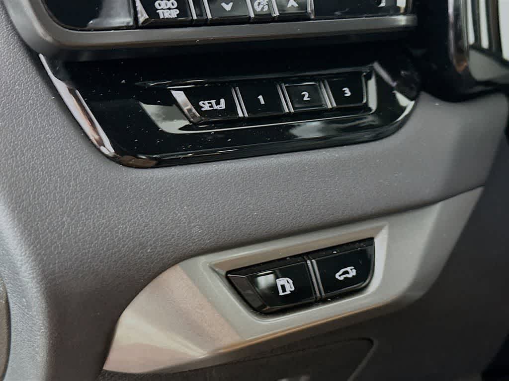 Thumbnail: 2023 Lexus RX - 27