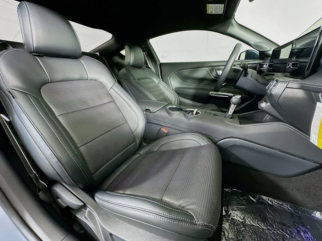 Thumbnail: 2025 Ford Mustang - 14