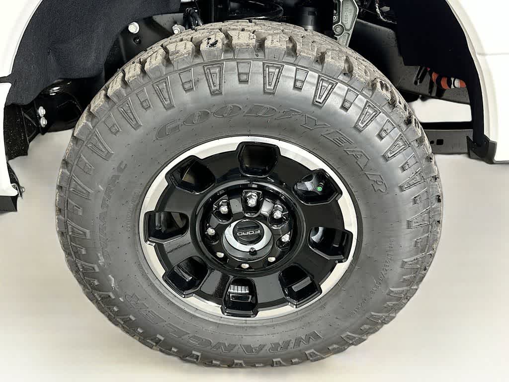 2025 Ford F-250  8