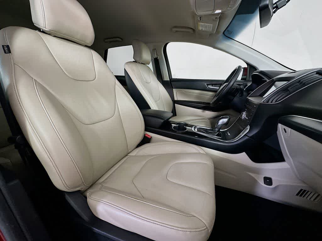 Thumbnail: 2017 Ford Edge - 15