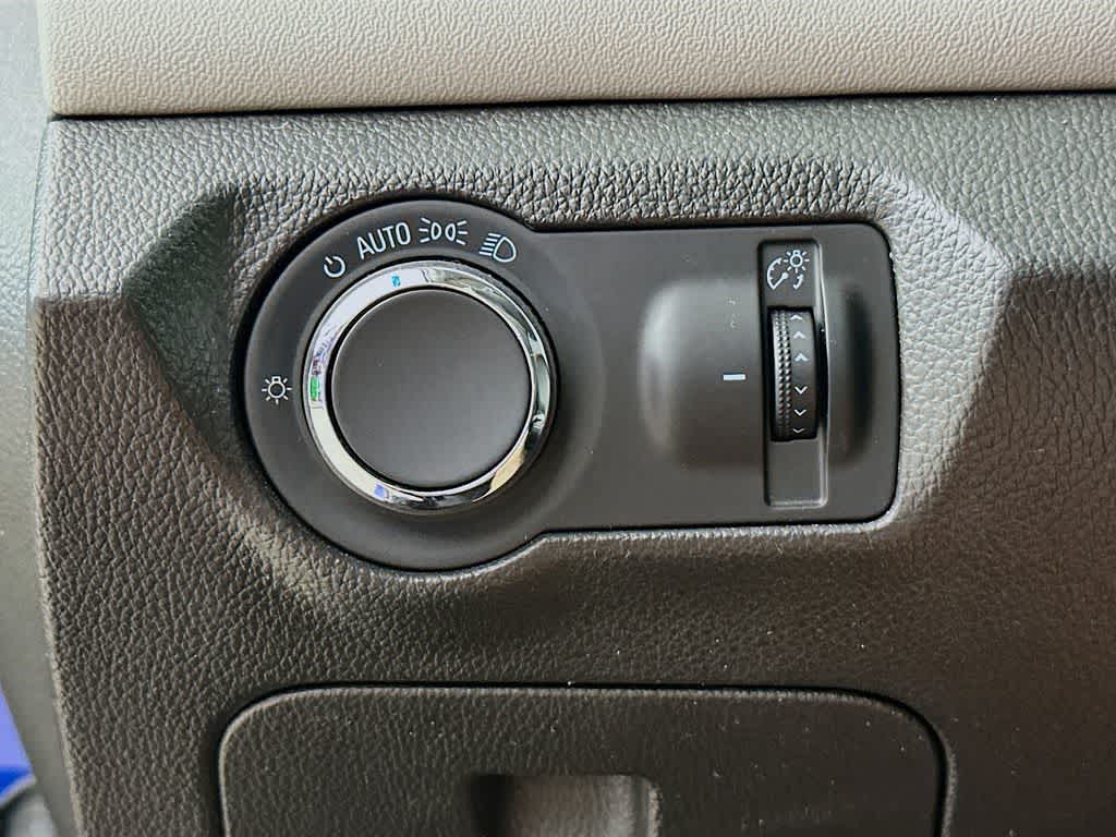 Thumbnail: 2013 Chevrolet Cruze - 25