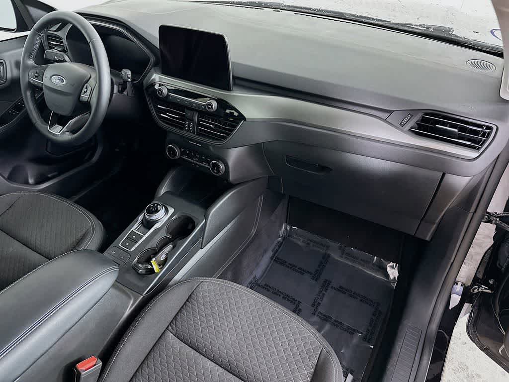 Thumbnail: 2023 Ford Escape - 31