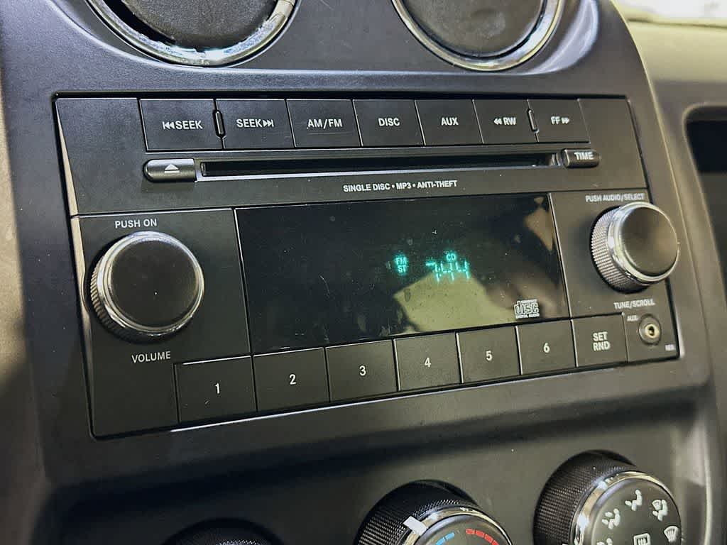 Thumbnail: 2014 Jeep Patriot - 16