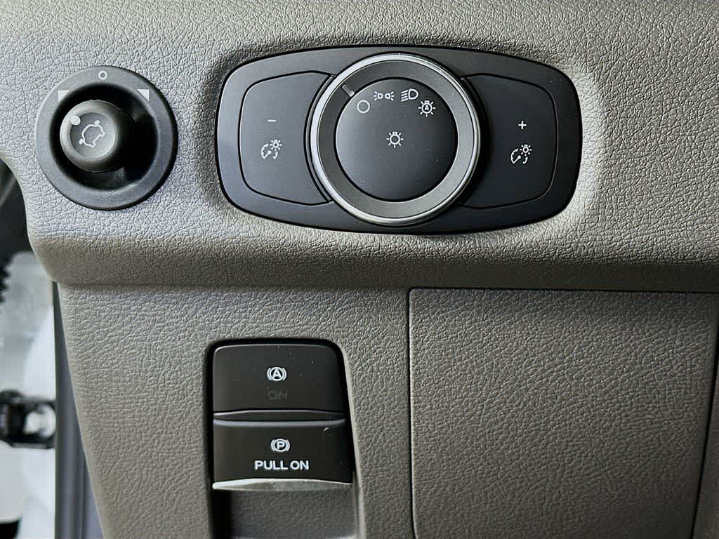 2025 Ford Transit Series 250 24