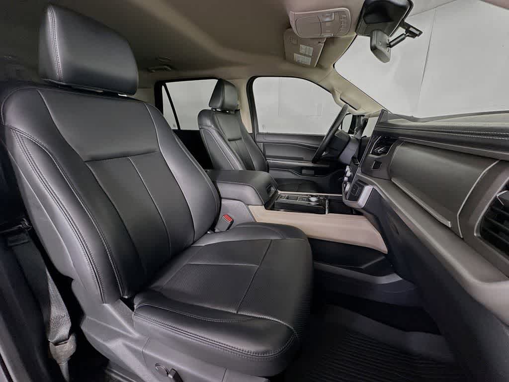Thumbnail: 2022 Ford Expedition - 14