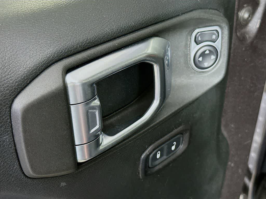 Thumbnail: 2019 Jeep Wrangler - 28