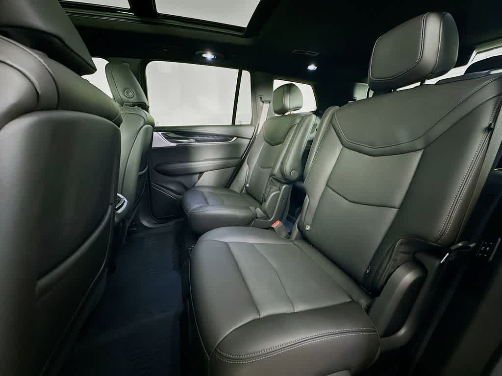 Thumbnail: 2025 Cadillac XT6 - 14