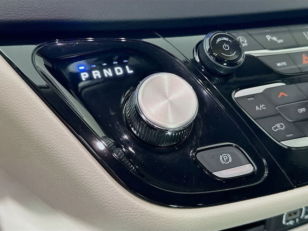 Thumbnail: 2024 Chrysler Pacifica - 19