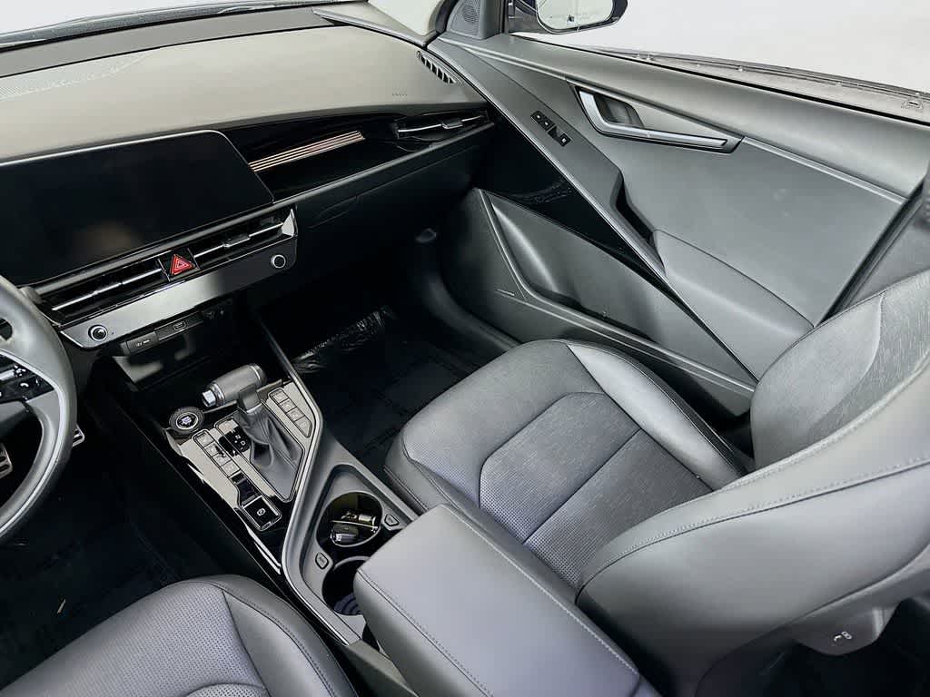 2023 Kia Niro SX Touring 11