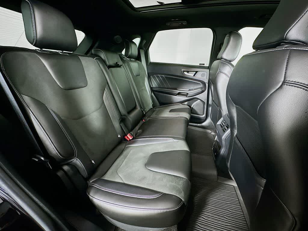 Thumbnail: 2020 Ford Edge - 33