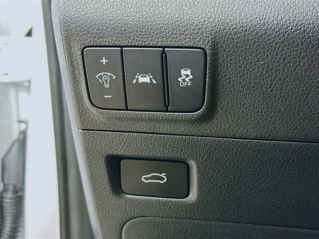 Thumbnail: 2022 Kia K5 - 26