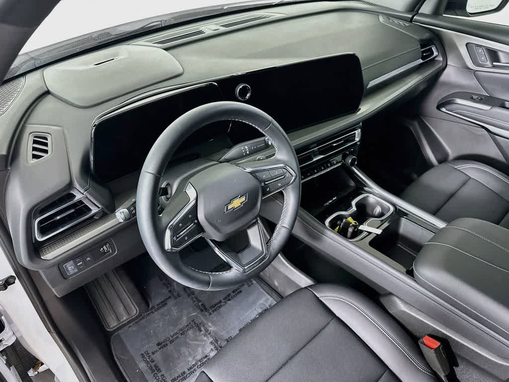 Thumbnail: 2025 Chevrolet Traverse - 2