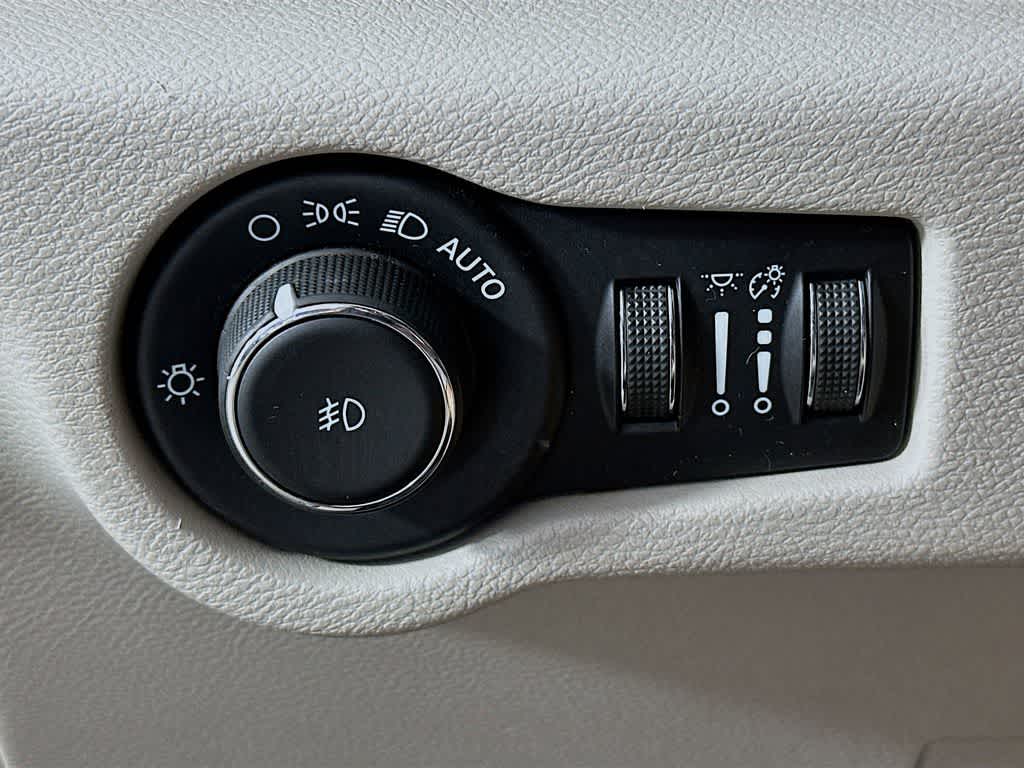 2021 Chrysler Pacifica Touring L 26