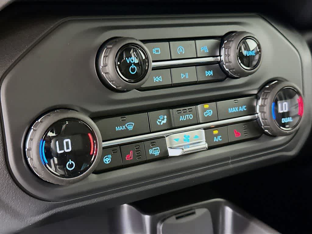 2025 Ford Bronco Outer Banks 18