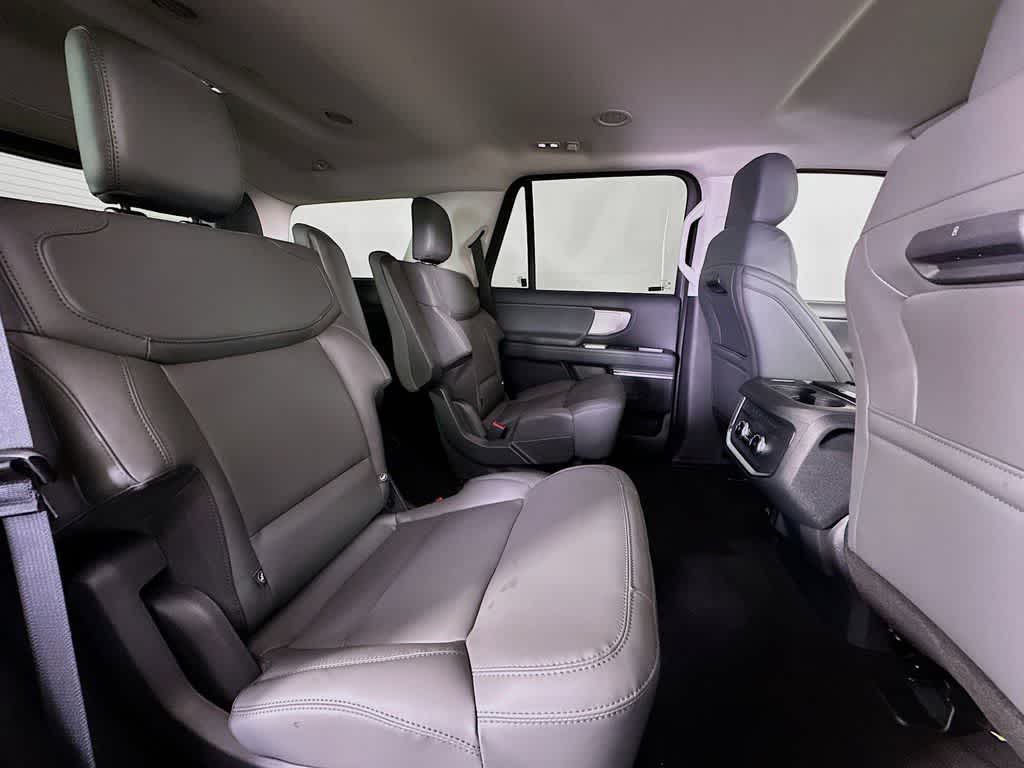 Thumbnail: 2026 Ford Expedition - 31