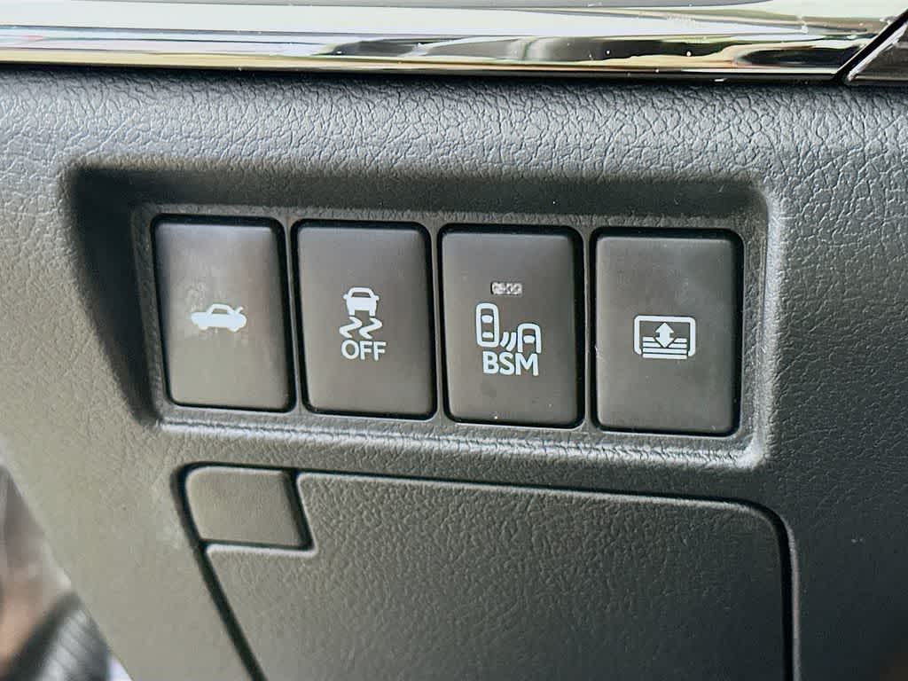 Thumbnail: 2013 Toyota Avalon - 27