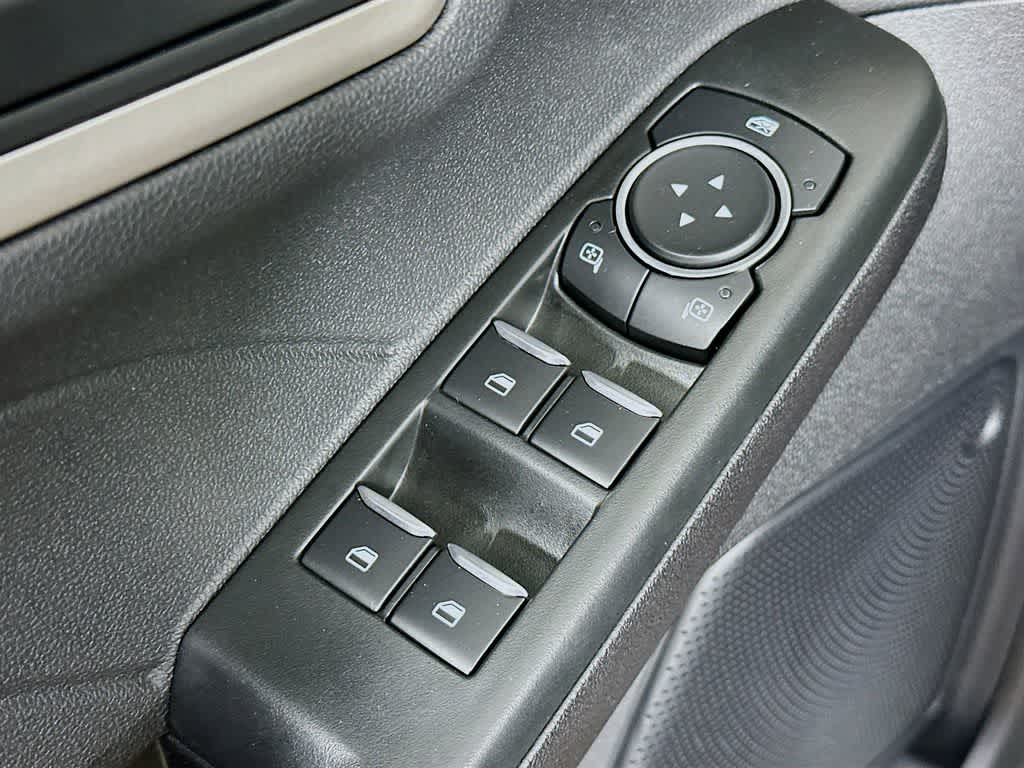 Thumbnail: 2022 Ford Escape - 28