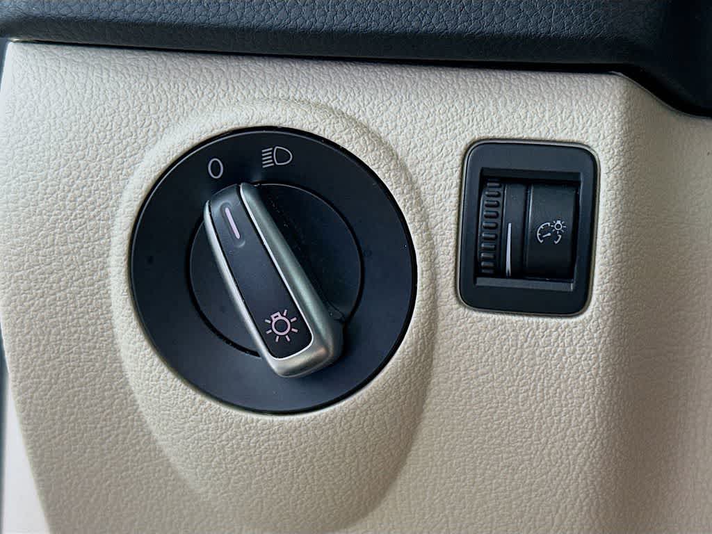 Thumbnail: 2015 Volkswagen Tiguan - 27