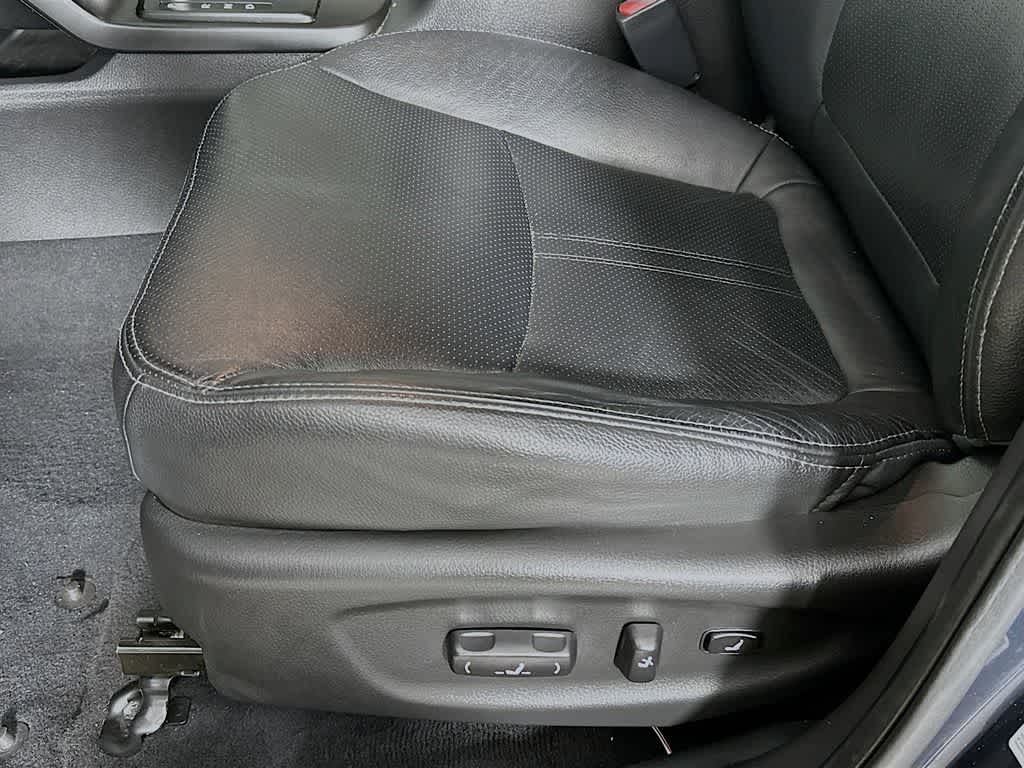 Thumbnail: 2011 Kia Sorento - 31
