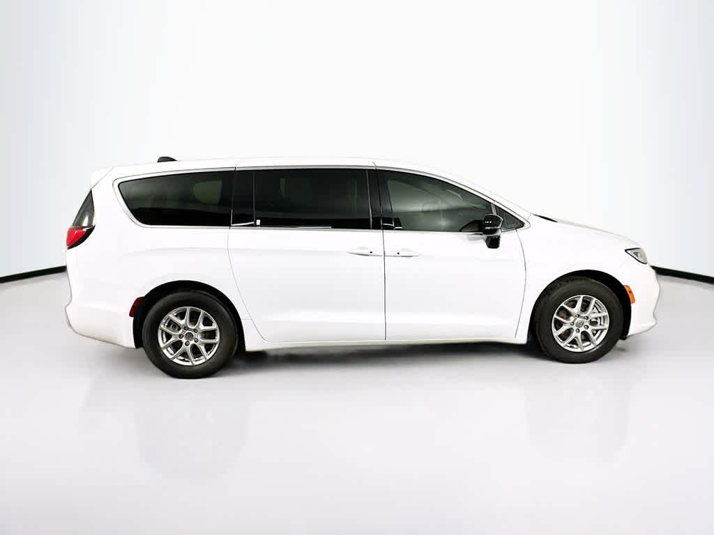 Thumbnail: 2024 Chrysler Pacifica - 26