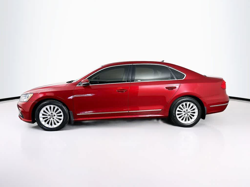 Thumbnail: 2016 Volkswagen Passat - 3