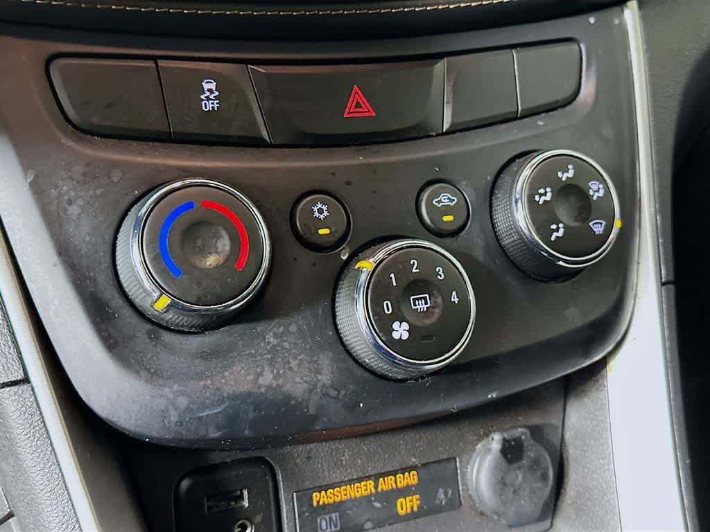 Thumbnail: 2018 Chevrolet Trax - 17