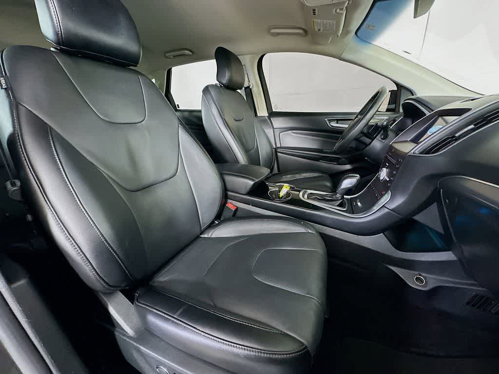 Thumbnail: 2017 Ford Edge - 15