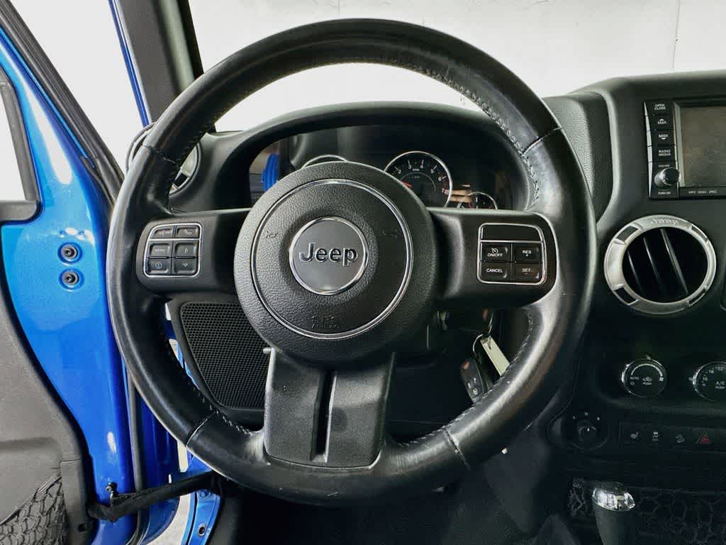 Thumbnail: 2015 Jeep Wrangler - 15