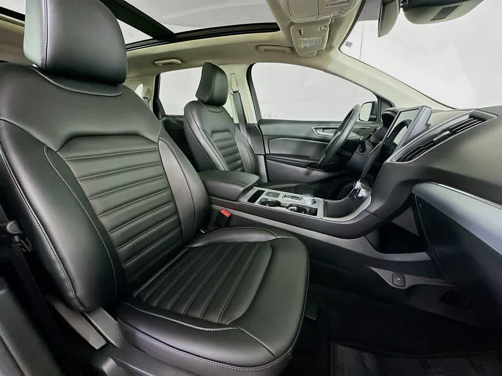 Thumbnail: 2022 Ford Edge - 15