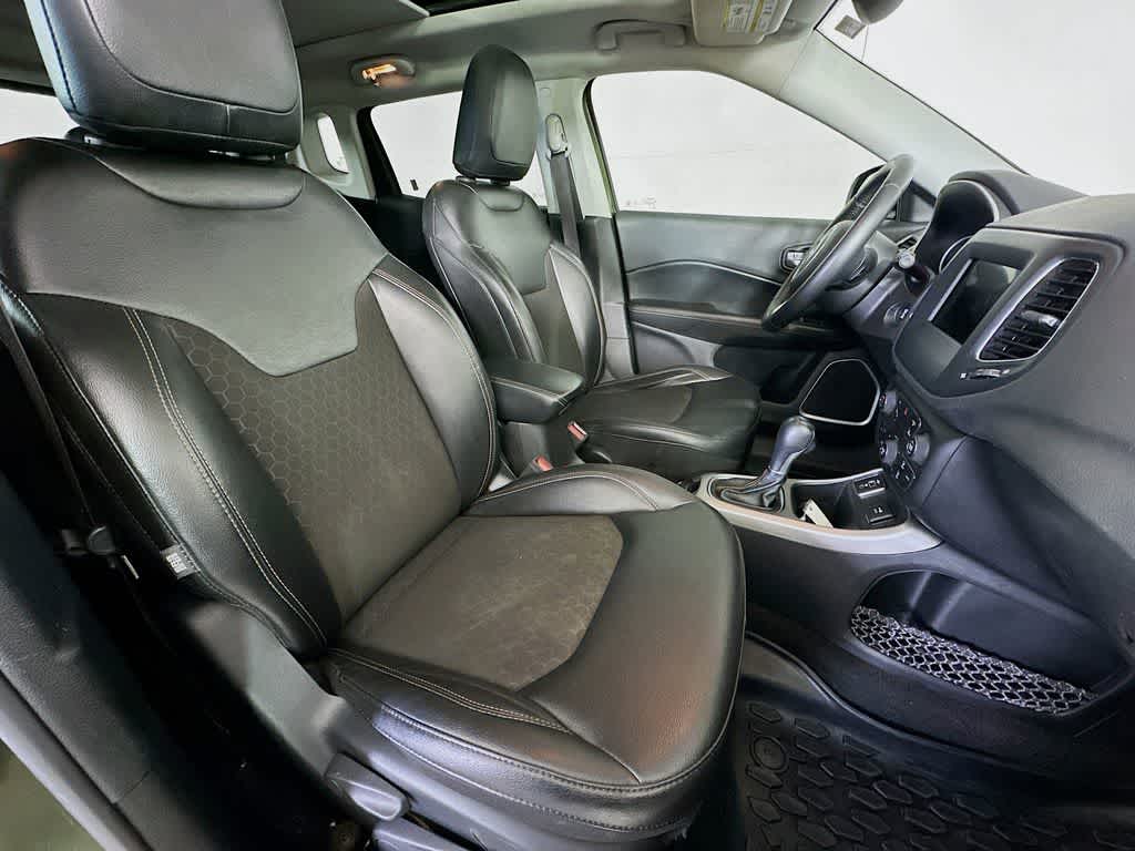 Thumbnail: 2020 Jeep Compass - 15