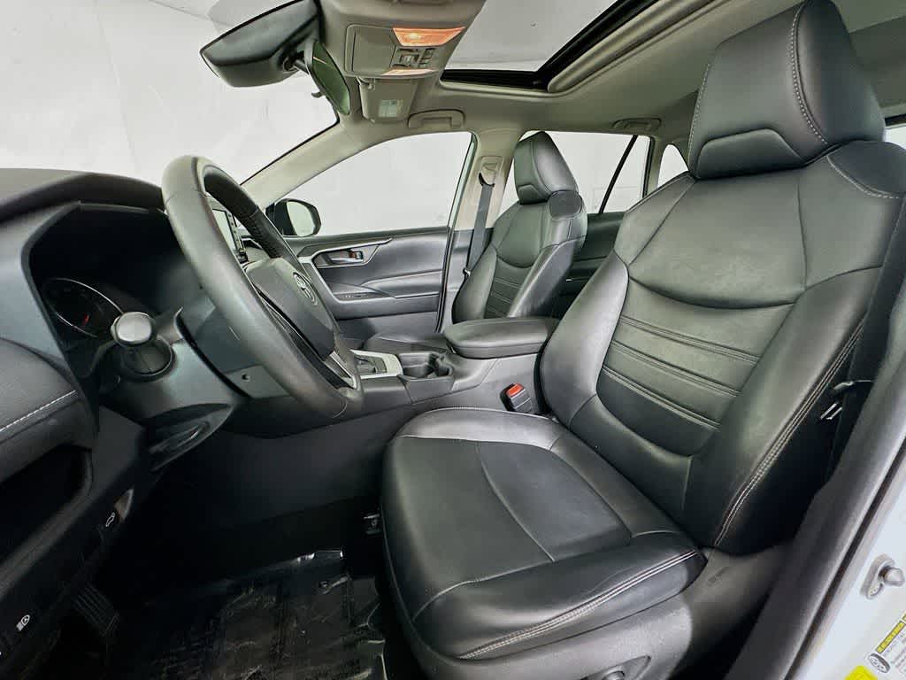 Thumbnail: 2021 Toyota RAV4 - 12