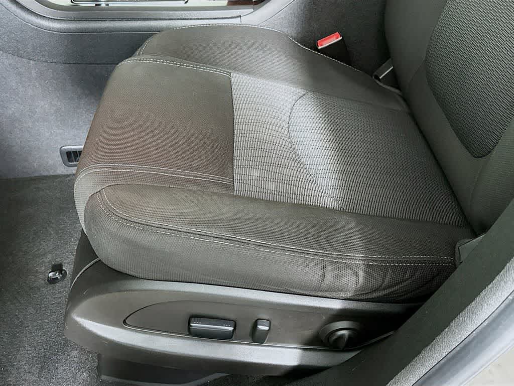 Thumbnail: 2017 Chevrolet Traverse - 30