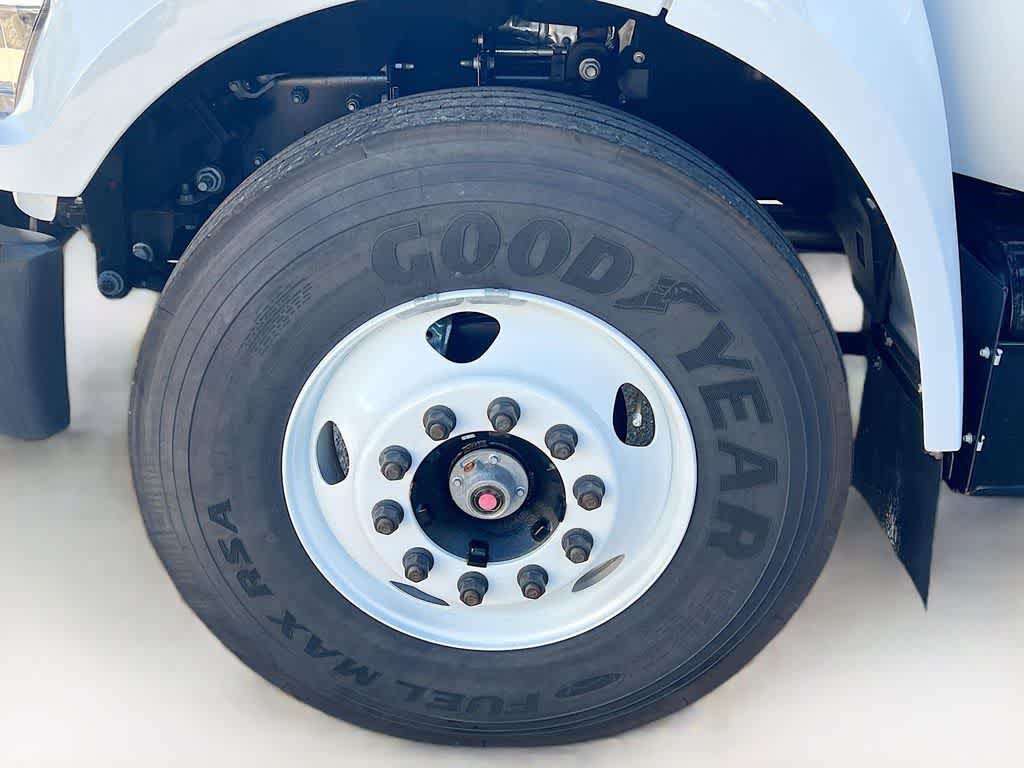 2024 Ford F-650  8