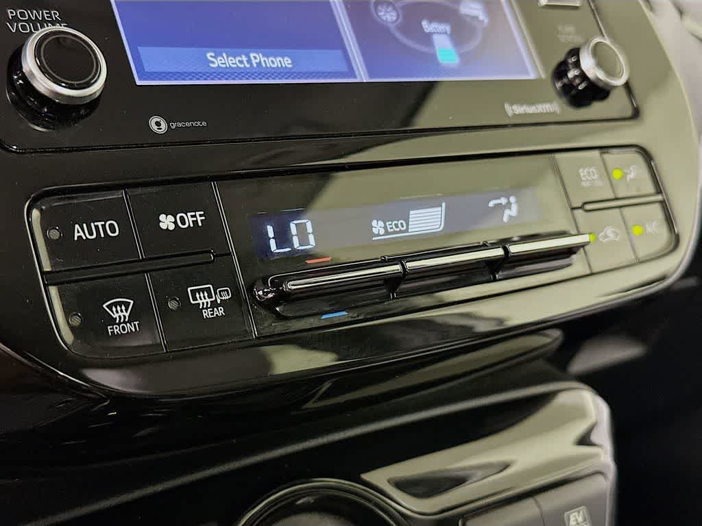 Thumbnail: 2021 Toyota Prius - 17