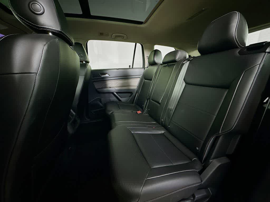 Thumbnail: 2021 Volkswagen Atlas - 14