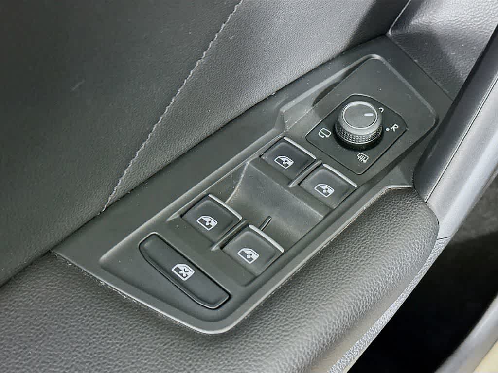 Thumbnail: 2021 Volkswagen Tiguan - 29