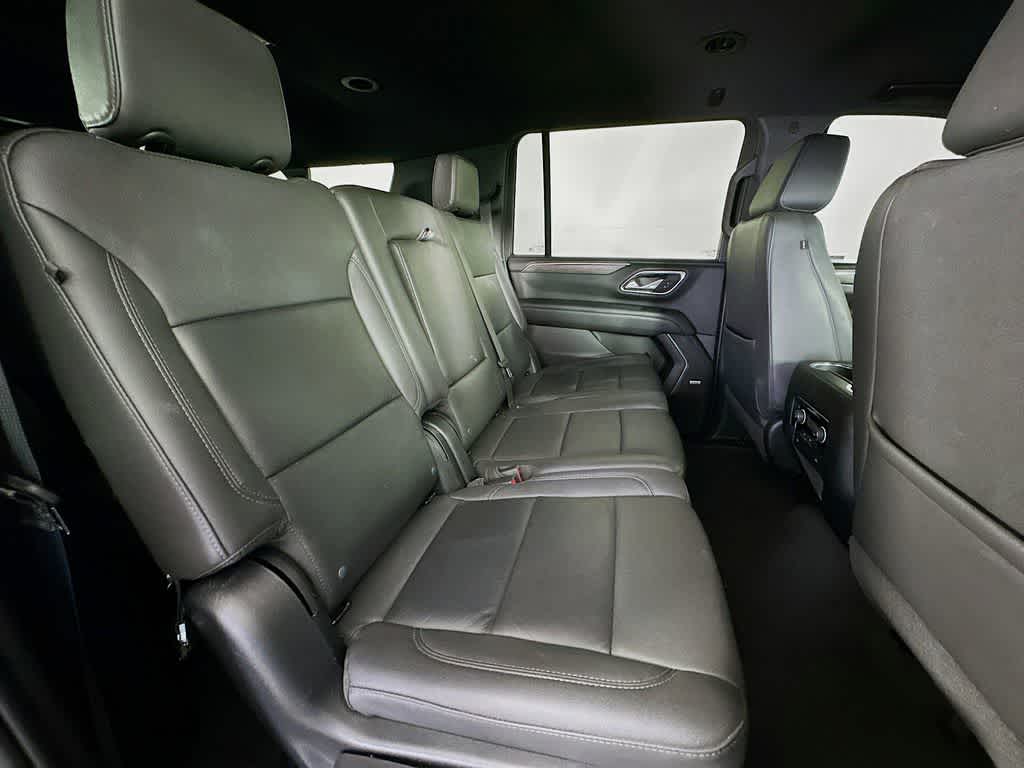 2023 Chevrolet Suburban LT 33
