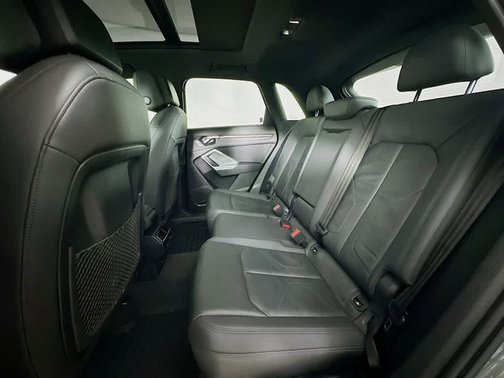 Thumbnail: 2020 Audi Q3 - 14