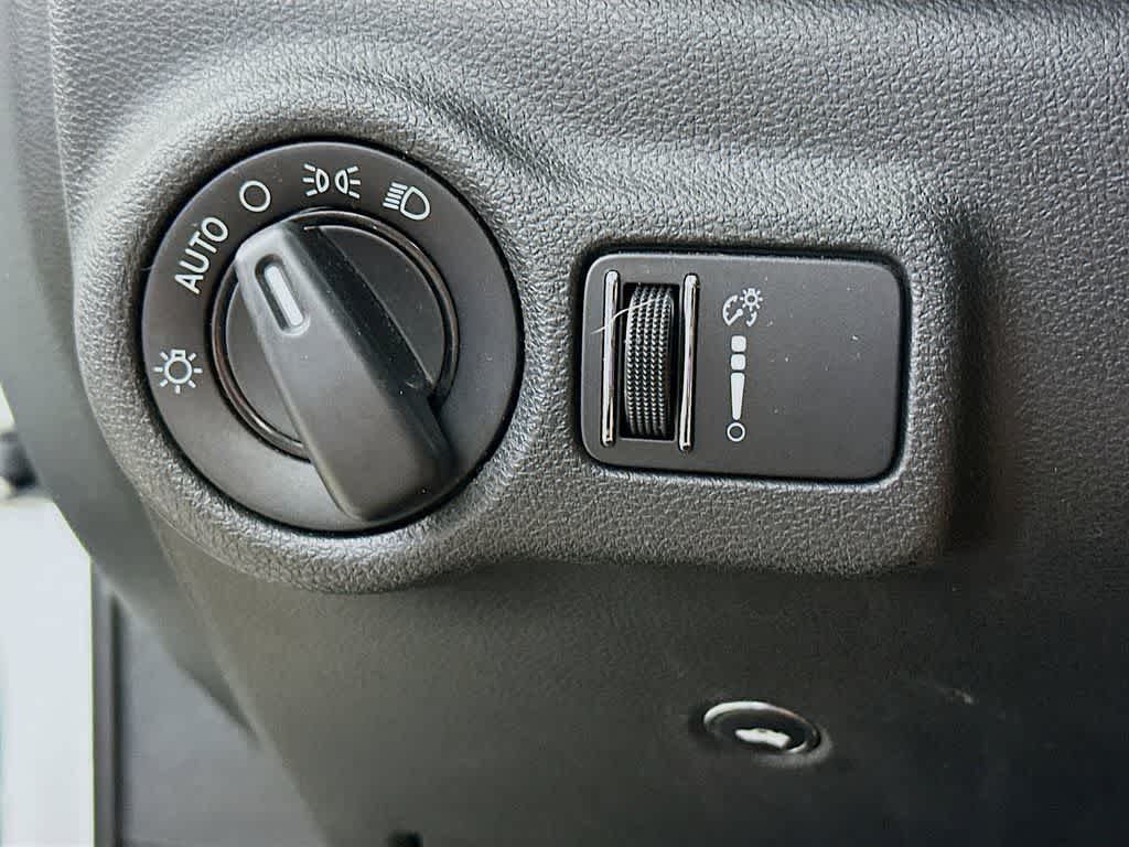 Thumbnail: 2015 Dodge Dart - 25