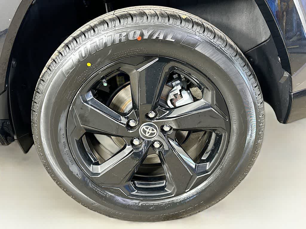 Thumbnail: 2020 Toyota RAV4 - 8