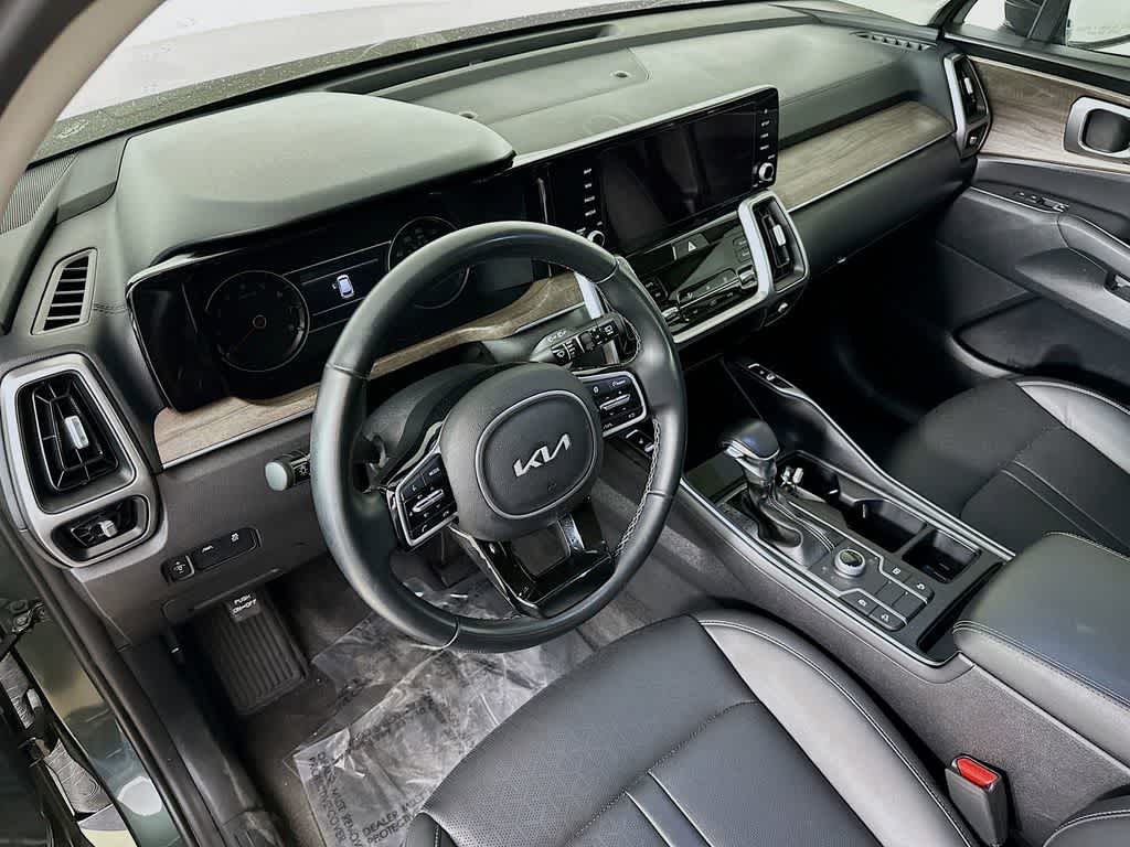 Thumbnail: 2022 Kia Sorento - 2