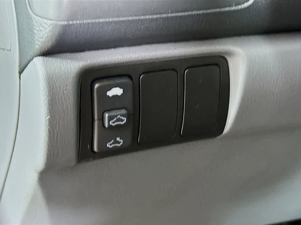 Thumbnail: 2005 Honda Accord - 26
