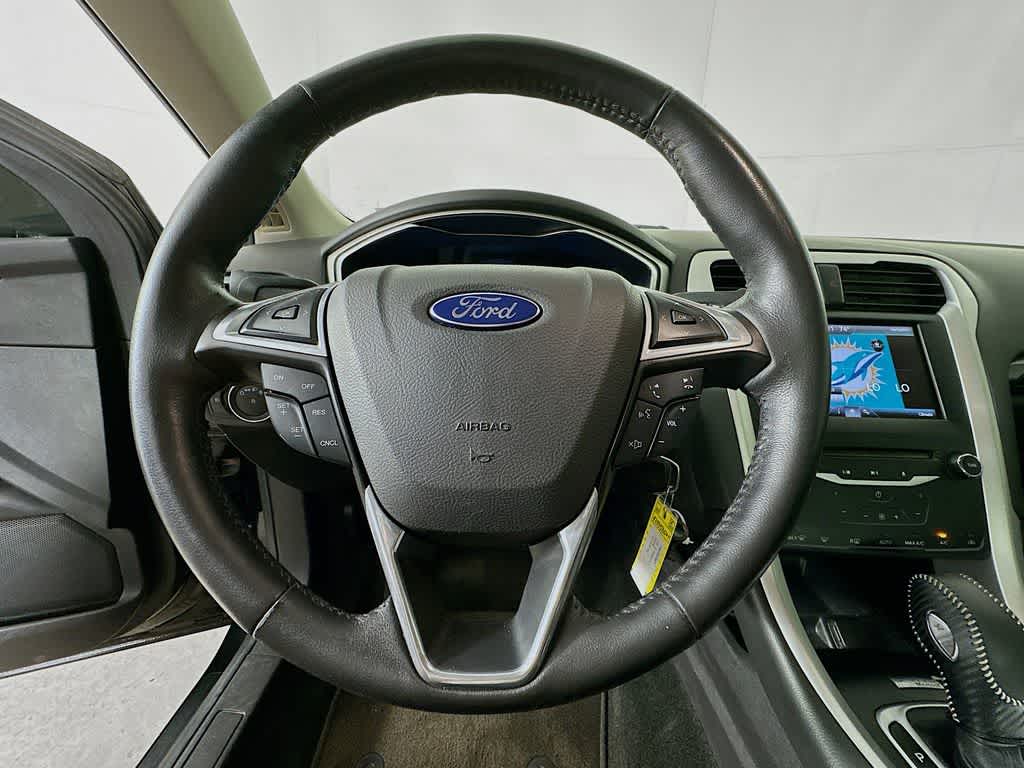 Thumbnail: 2013 Ford Fusion - 15