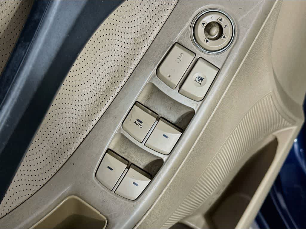 Thumbnail: 2013 Hyundai Elantra - 27