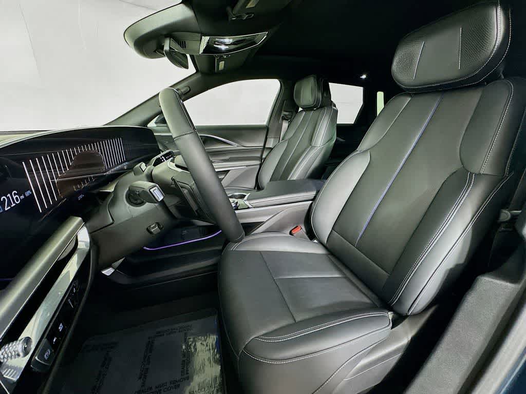 Thumbnail: 2024 Cadillac Lyriq - 12