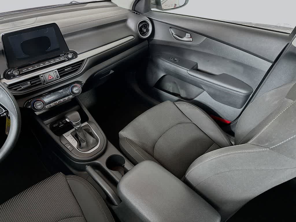 Thumbnail: 2019 Kia Forte - 11