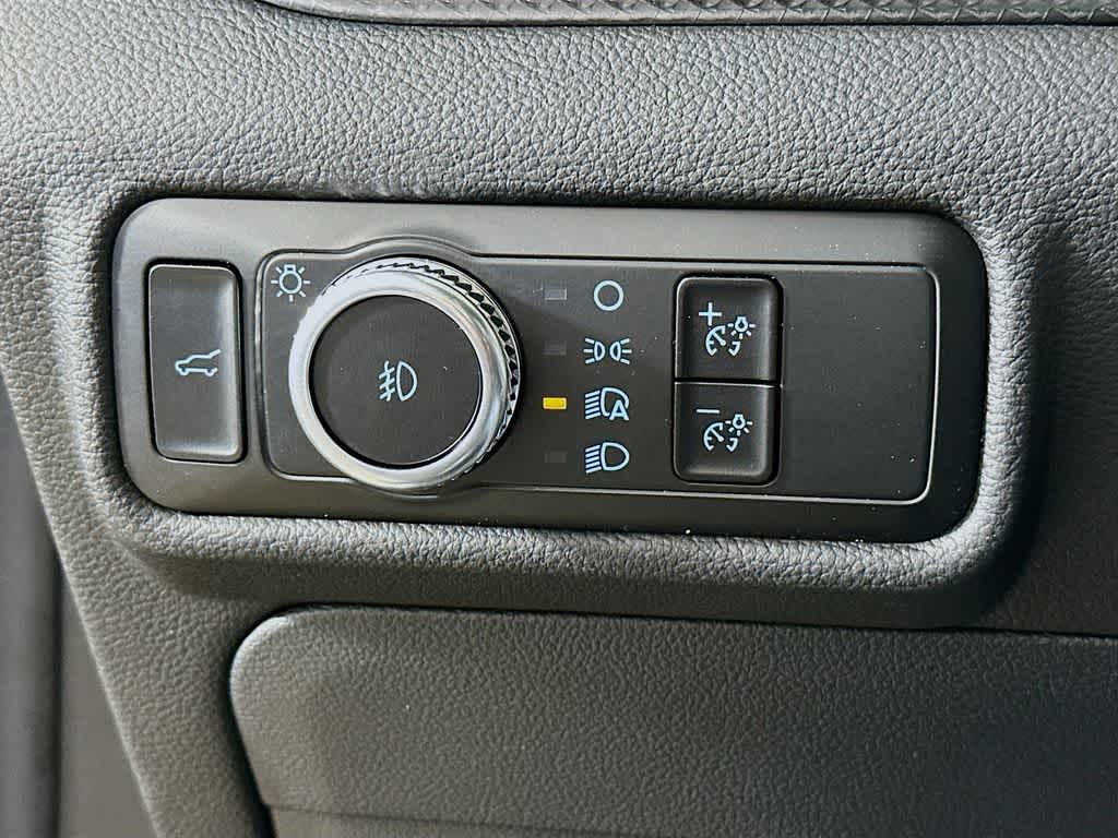 Thumbnail: 2023 Ford Explorer - 26