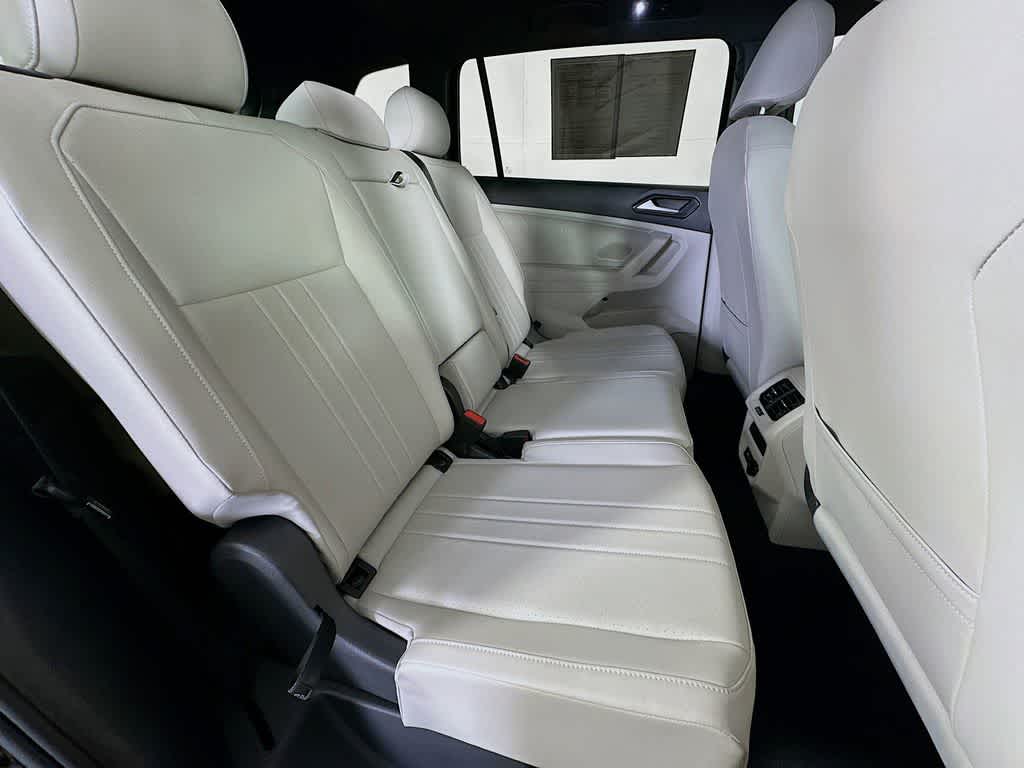 Thumbnail: 2023 Volkswagen Tiguan - 32